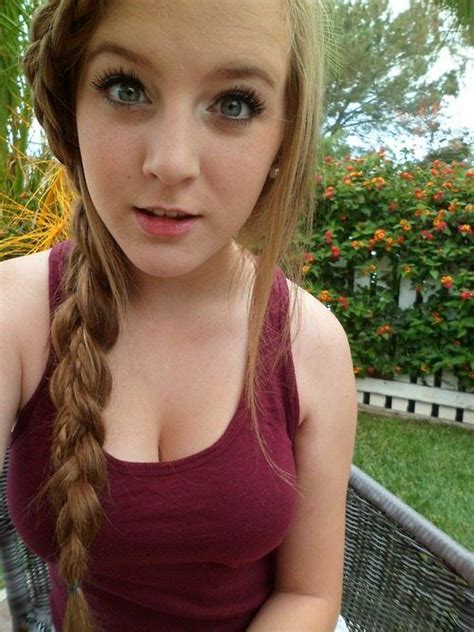 clevage selfie|Free Teen's Cleavage Photos .